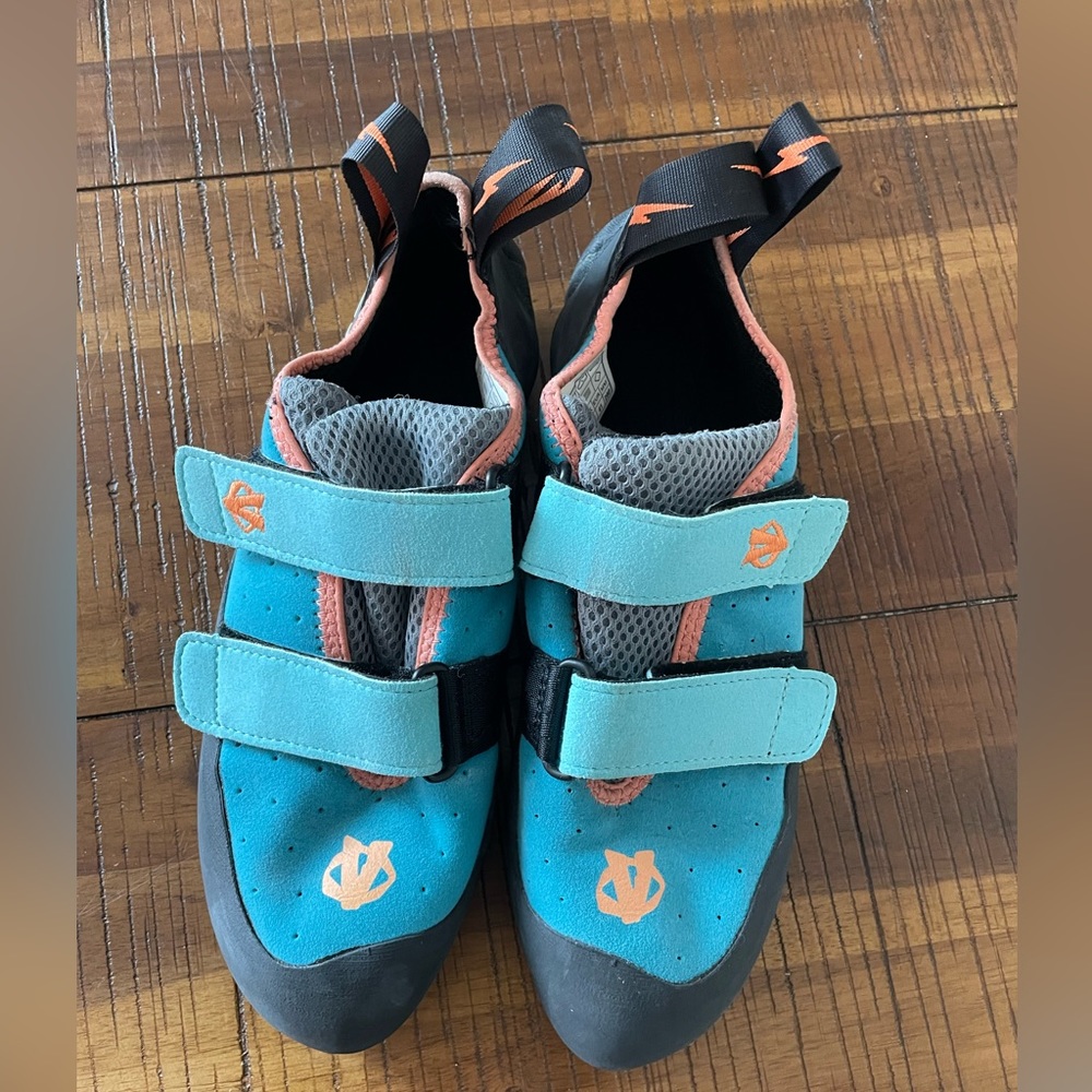 Trax Evolv Elektra climbing shoe Women’s Size 9.5/EU 40.5